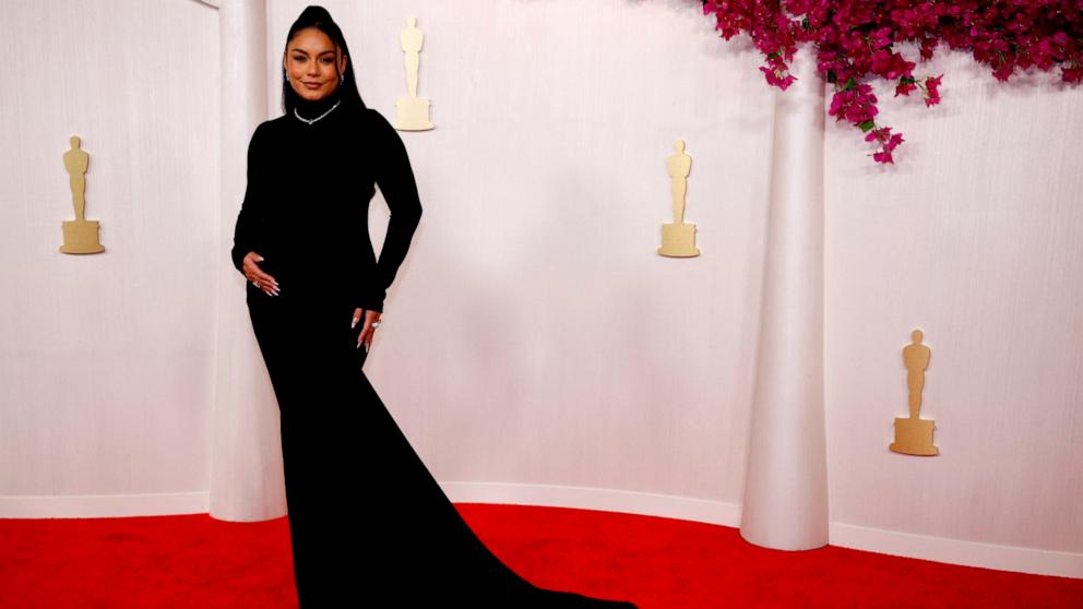 VIDEO: Vanessa Hudgens makes an entrance on Oscars red carpet