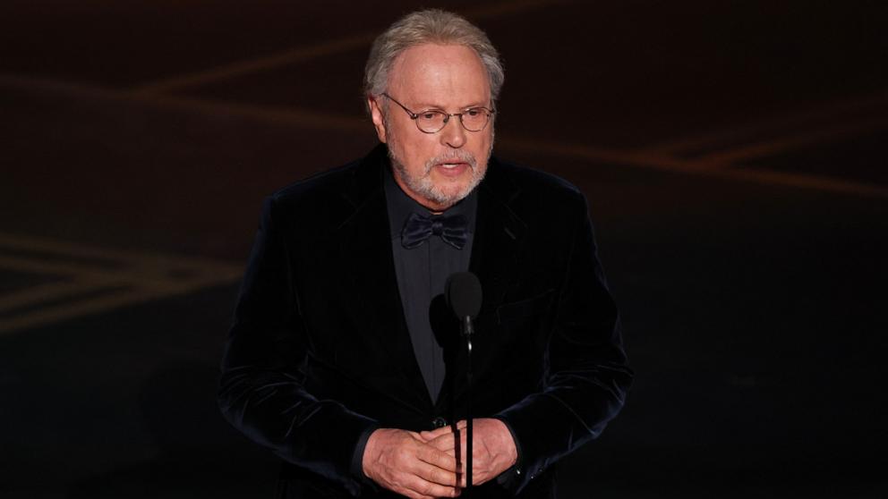 PHOTO: Billy Crystal speaks about the death of Rob Reiner at the 98th Academy Awards, March 15, 2026 in Hollywood, Calif.