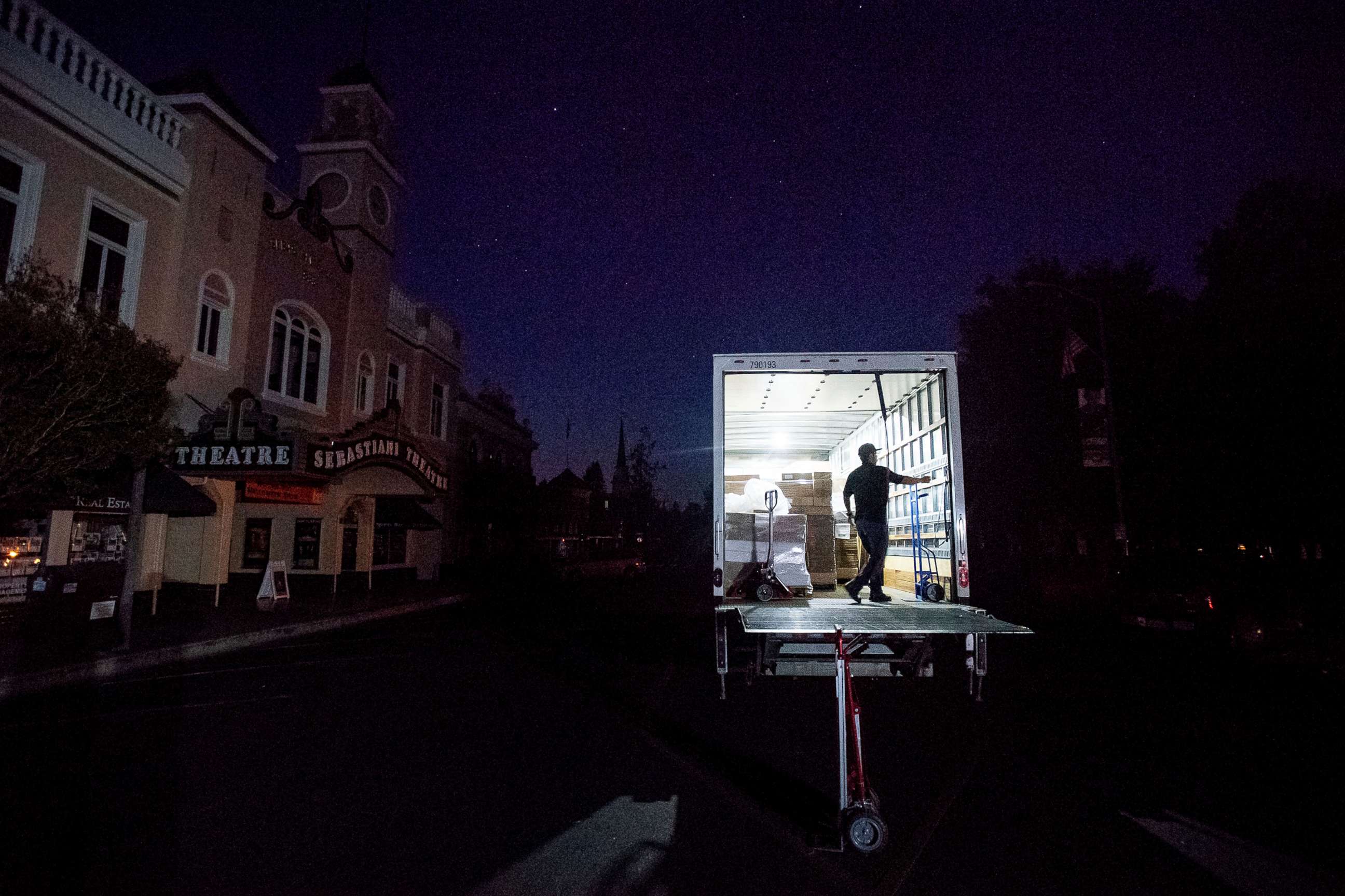 PHOTO: Armando Espinoza delivers paper products to a cafe in downtown Sonoma, Calif., where power is turned off, Oct. 9, 2019.