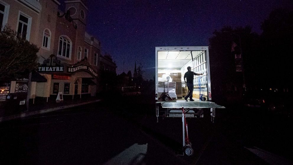 PHOTO: Armando Espinoza delivers paper products to a cafe in downtown Sonoma, Calif., where power is turned off, Oct. 9, 2019.