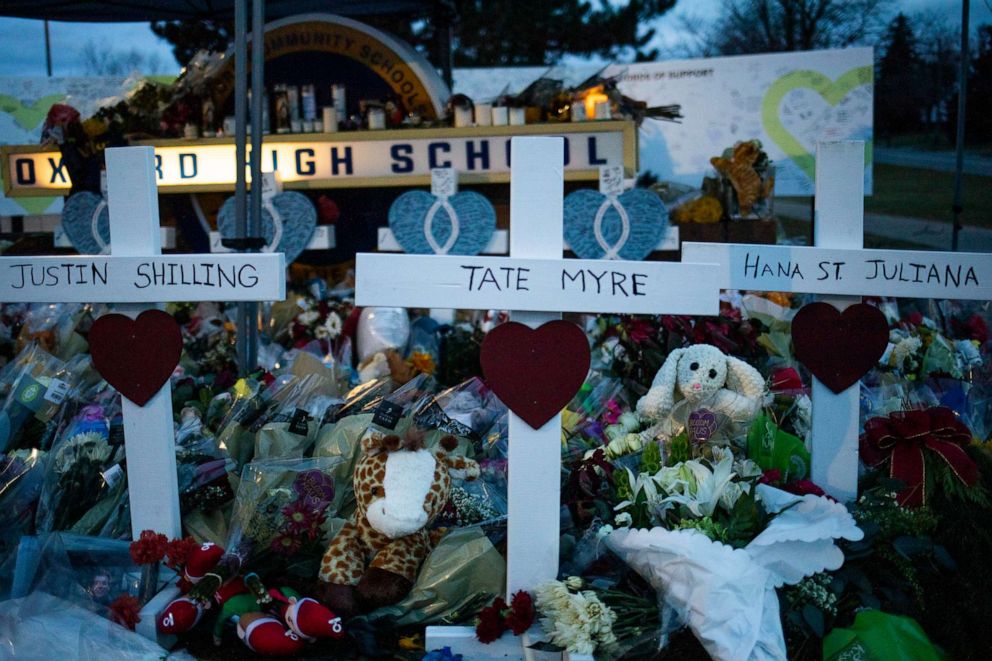 PHOTO: A memorial outside of Oxford High School, Dec. 7, 2021, in Oxford, Mich.