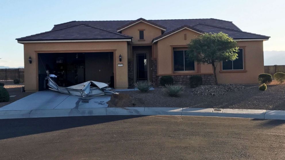 PHOTO: The house in Mesquite, NV, where the suspect in the Las Vegas shooting, Stephen Paddock, lived. Investigators used a robot to remove the garage door during the search, Oct. 2, 2017. 