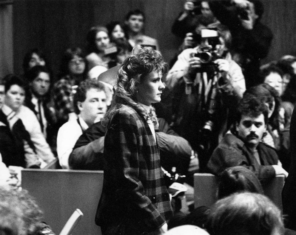 PHOTO: Pamela Smart, 23, enters the Rockingham County Superior Court courtroom in Exeter, N.H. for the verdict in her trial, March 22, 1991.