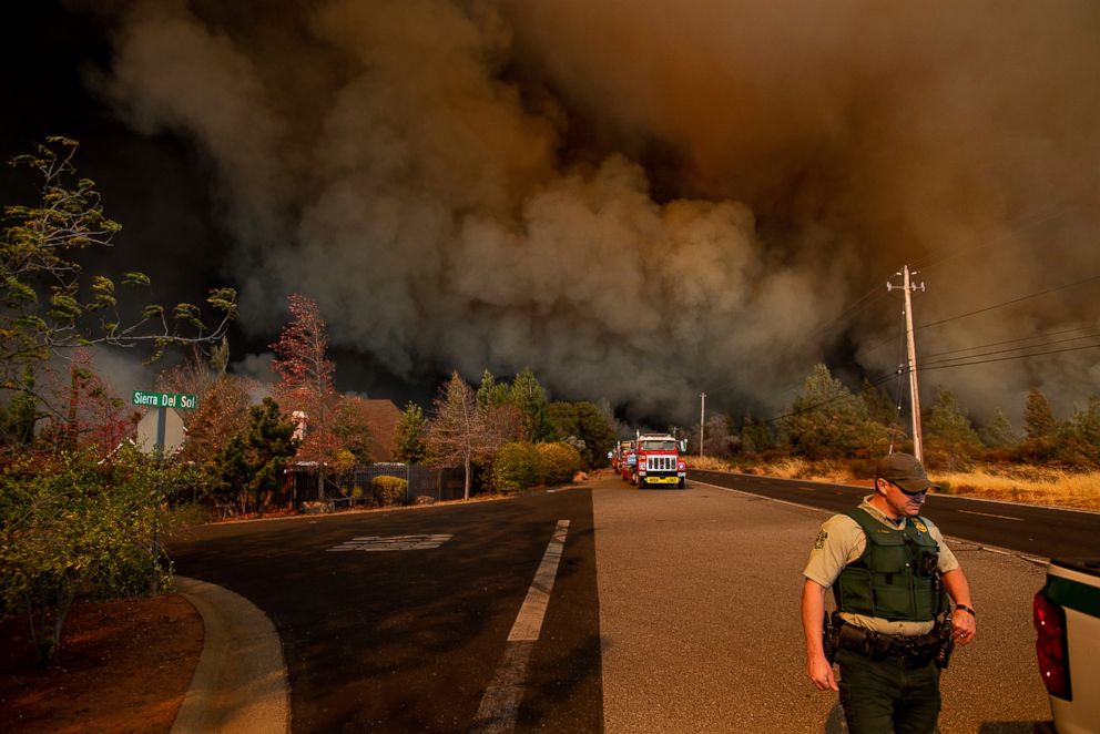  The Camp Fire rages through Paradise, Calif., on Nov. 8, 2018. 