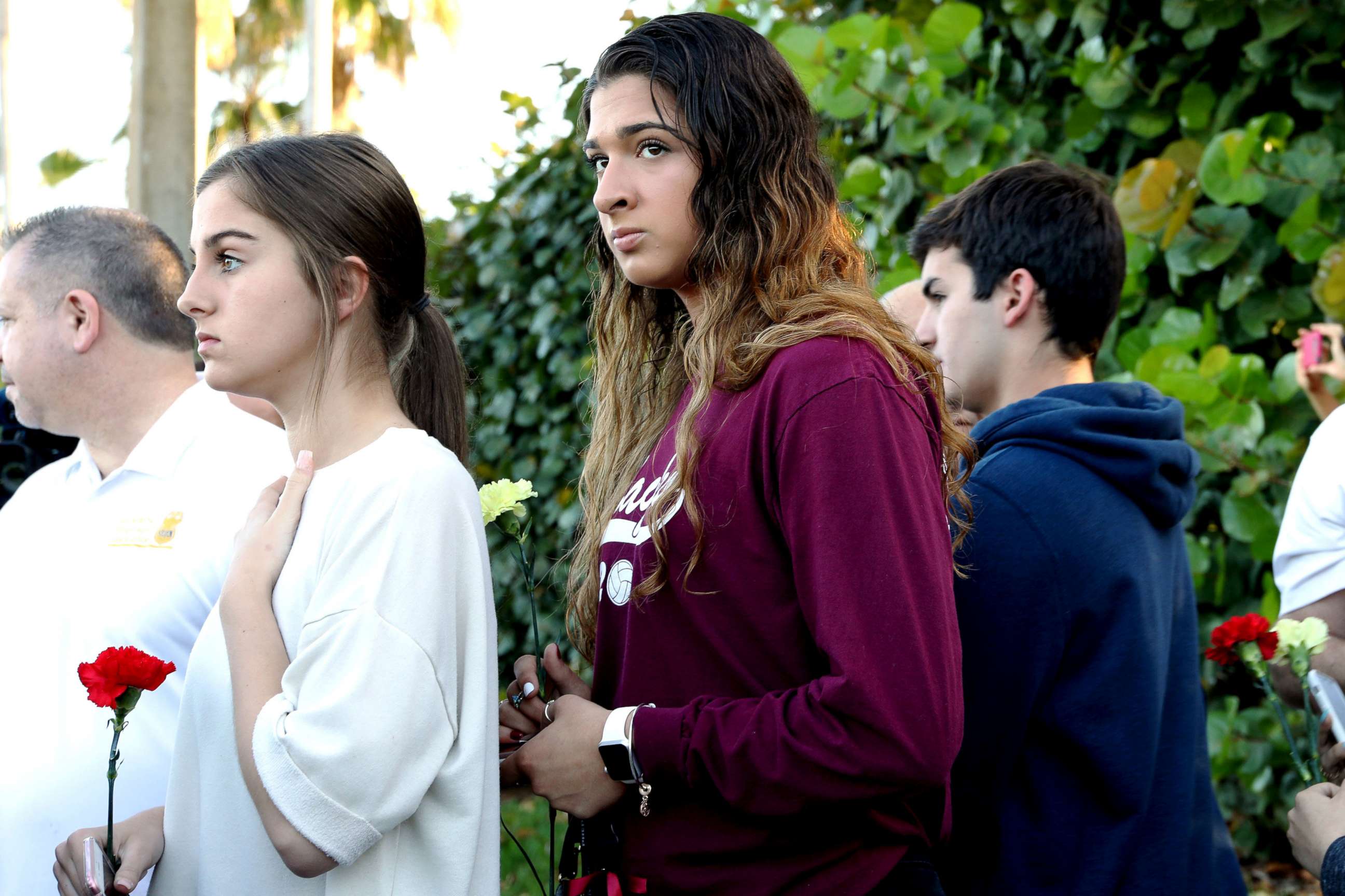 PHOTO: Students arrive at Marjory Stoneman Douglas High School for the first time since the mass shooting in Parkland, Fla., Feb. 28, 2018.