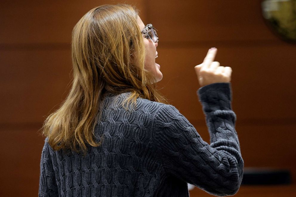 PHOTO: Patricia Padauy Oliver speaks during her victim impact statement in the sentencing hearing for Marjory Stoneman Douglas High School shooter Nikolas Cruz at the Broward County Courthouse in Fort Lauderdale, Fla. on Tuesday, Nov. 1, 2022.