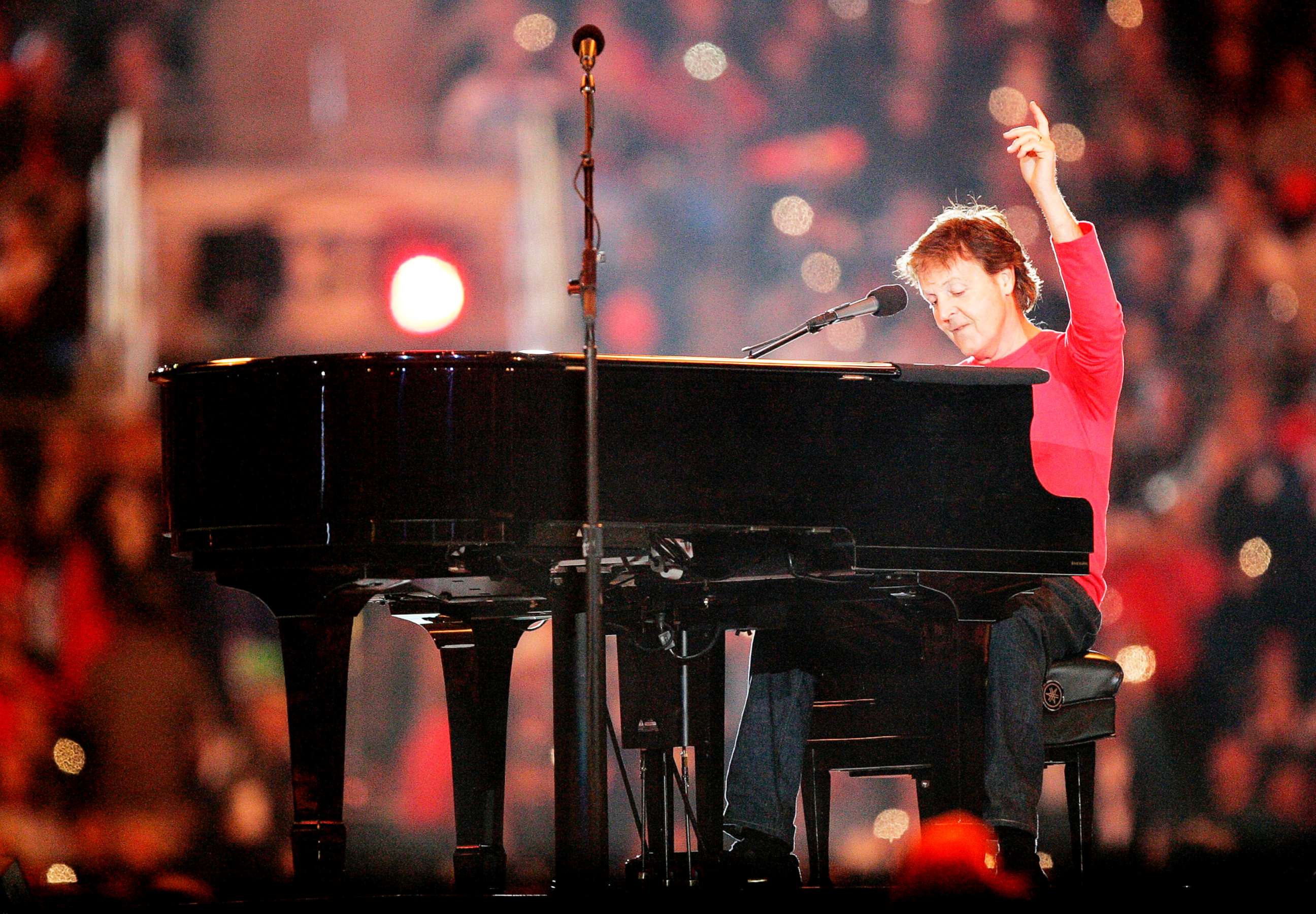 PHOTO: Singer Paul McCartney performs during the Super Bowl XXXIX halftime show at Alltel Stadium, Feb. 6, 2005, in Jacksonville, Fla.