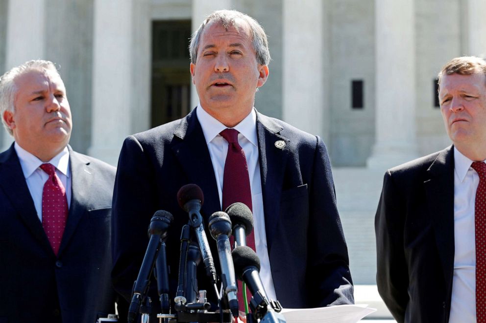 PHOTO: Texas Attorney General Ken Paxton holds a news conference at the Supreme Court building in Washington D.C., June 9, 2016.