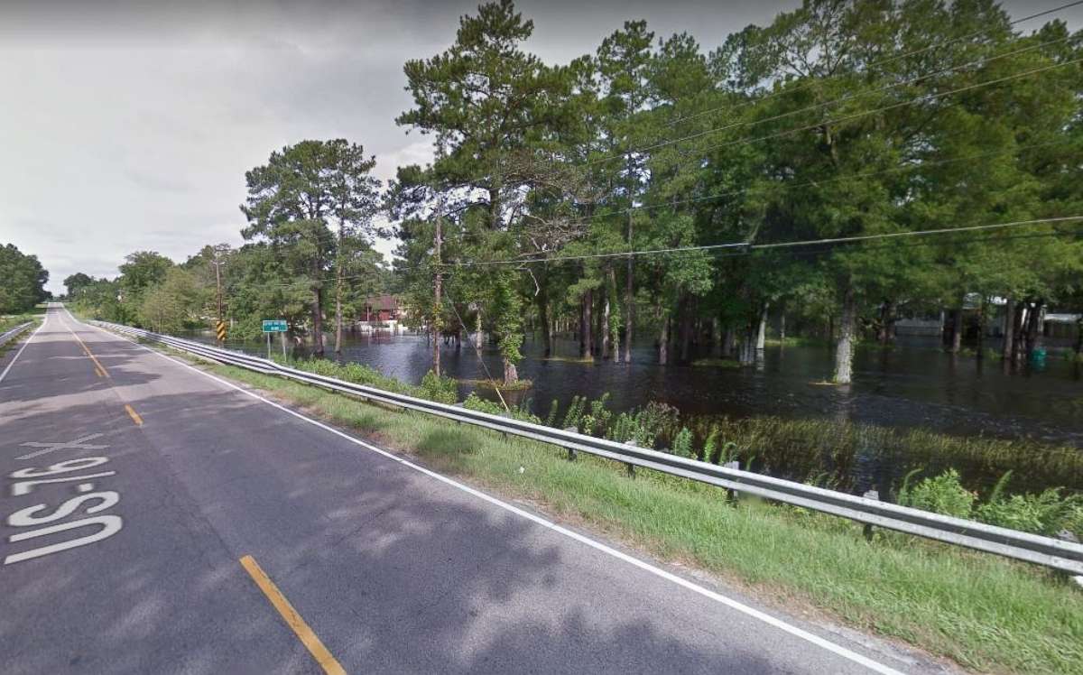 PHOTO: Two mental health patients drowned when the Little Pee Dee River near Mullins, S.C., overflowed its banks and the van they were traveling in flooded on Sept. 18, 2018.