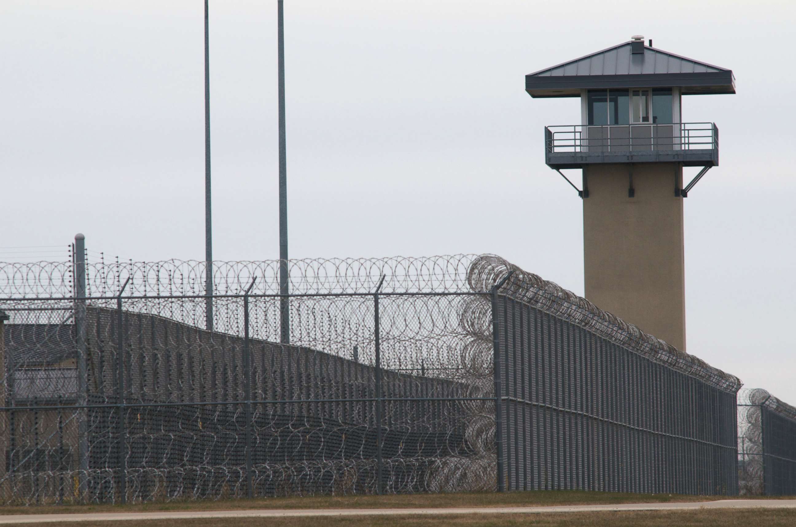 PHOTO: A guard tower and prison yard remains empty at the Thomson Correctional Center, Nov, 15, 2009 in Thomson, Ill. 