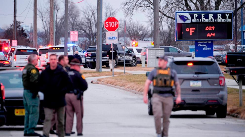At least 1 dead in Iowa high school shooting;  The scene is now 'security': authorities