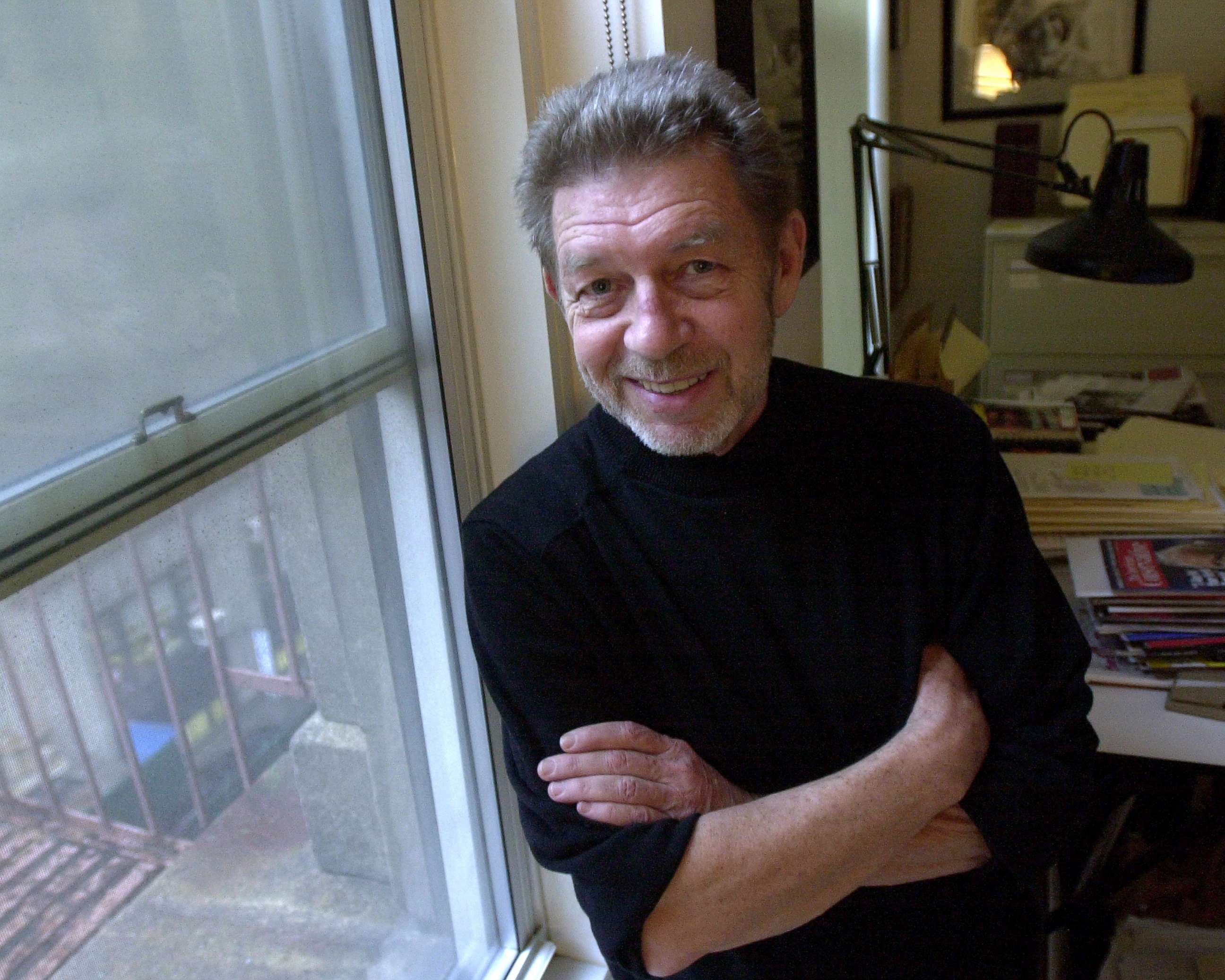 PHOTO: In this Dec. 20, 2002, file photo, columnist and best-selling author Pete Hamill is shown.