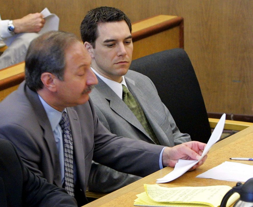PHOTO: Scott Peterson (R) sits in the courtroom at the San Mateo Superior Courthouse with his attorney Mark Geragos (L) during defense closing arguments in the penalty phase of Peterson's trial, Dec. 9, 2004, in Redwood City, Calif.