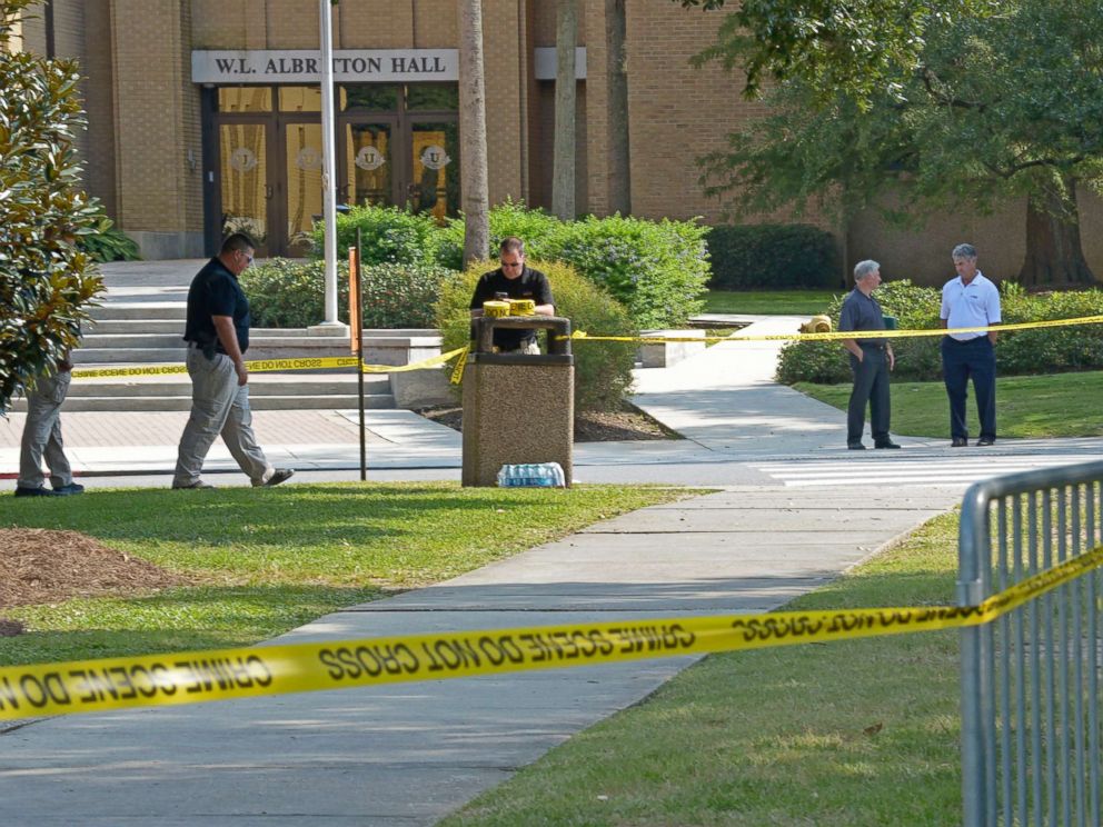 PHOTO: Louisiana State University Police investigating a LSU students death as a possible fraternity hazing incident, at an on campus fraternity house, Phi Delta Theta, on Sept. 14, 2017, in Baton Rouge, La.