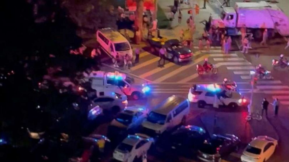 2 police officers shot following Philadelphia fireworks show - ABC News