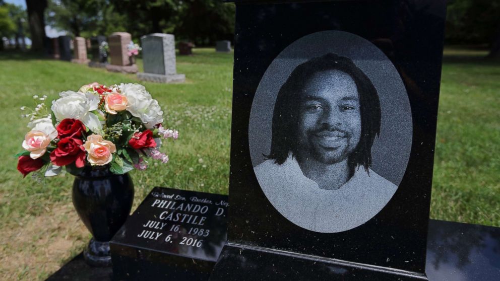 PHOTO: The grave of Philando Castile at Calvary Cemetery in St. Louis on the one-year anniversary of his death, July 6, 2017.