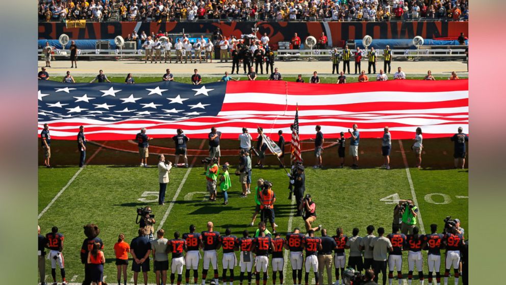 PHOTO: The Pittsburgh Steelers side of the field is nearly empty during the playing of the national anthem before an NFL football game between the Steelers and Chicago Bears, Sept. 24, 2017, in Chicago. 