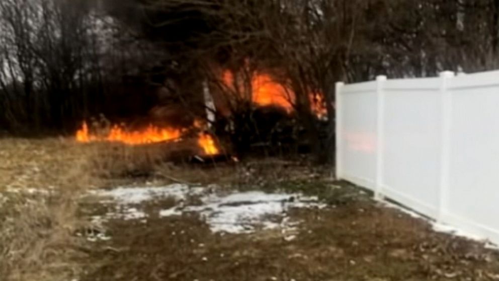 Small plane crash in Illinois kills all 3 people and dog onboard