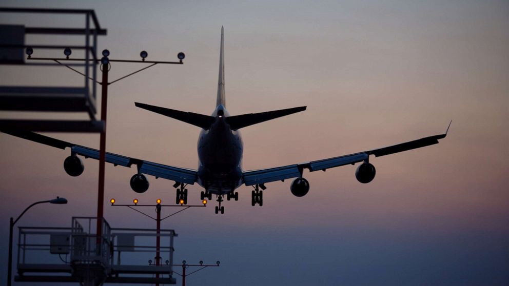  FAA to change how some planes land in effort to cut emissions