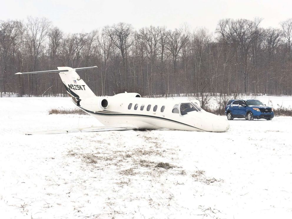 minor-injuries-after-small-plane-overshoots-runway-at-indiana-airport