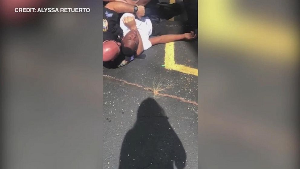 Investigation Underway After Video Appears To Show Officer Choking Man Abc News 1264