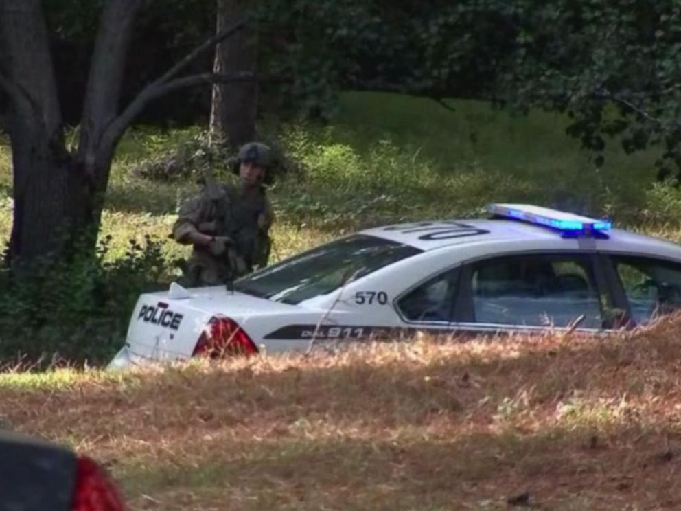 PHOTO: Une gigantesque chasse à l'homme est en cours en Géorgie le 20 octobre 2018 pour les suspects impliqués dans la fusillade et le meurtre de l'agent Antwan Toney.