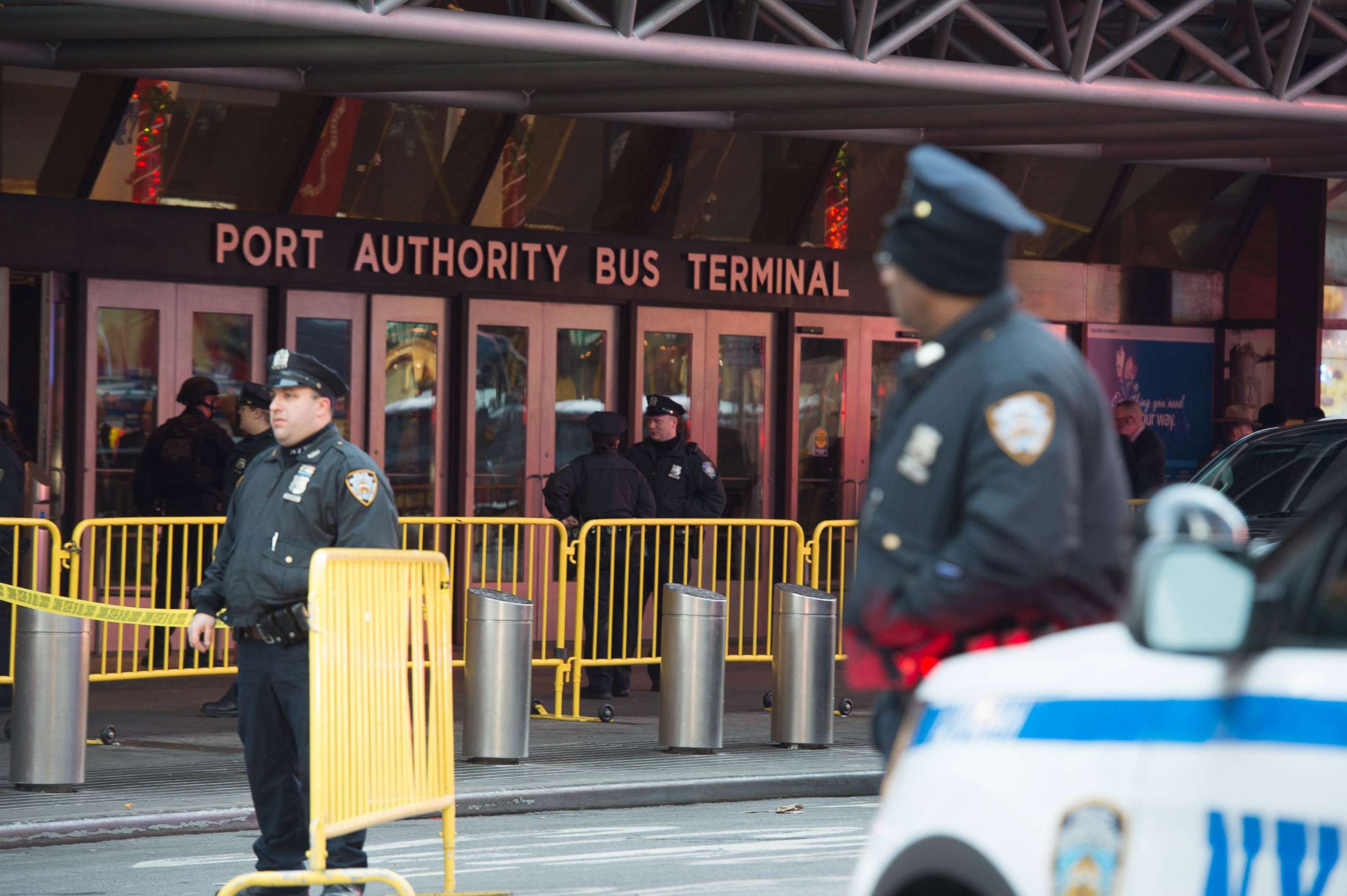 PHOTO: Police respond to a reported explosion at the Port Authority Bus Terminal, Dec. 11, 2017, in New York City. 