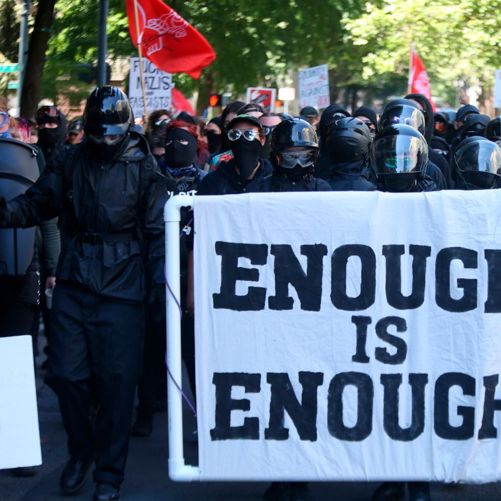 Right Wing Protesters Clash With Anti Fascists As Portland March Gets Violent Abc News