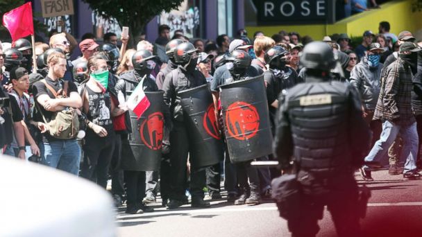 Protesters Clash With Police Each Other In Dueling Rallies Held In Portland 4 Arrested Abc News 