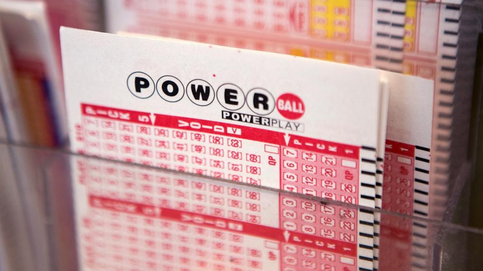 Стойността на Powerball нарасна до 810 милиона долара, след като нямаше победител в джакпота в събота