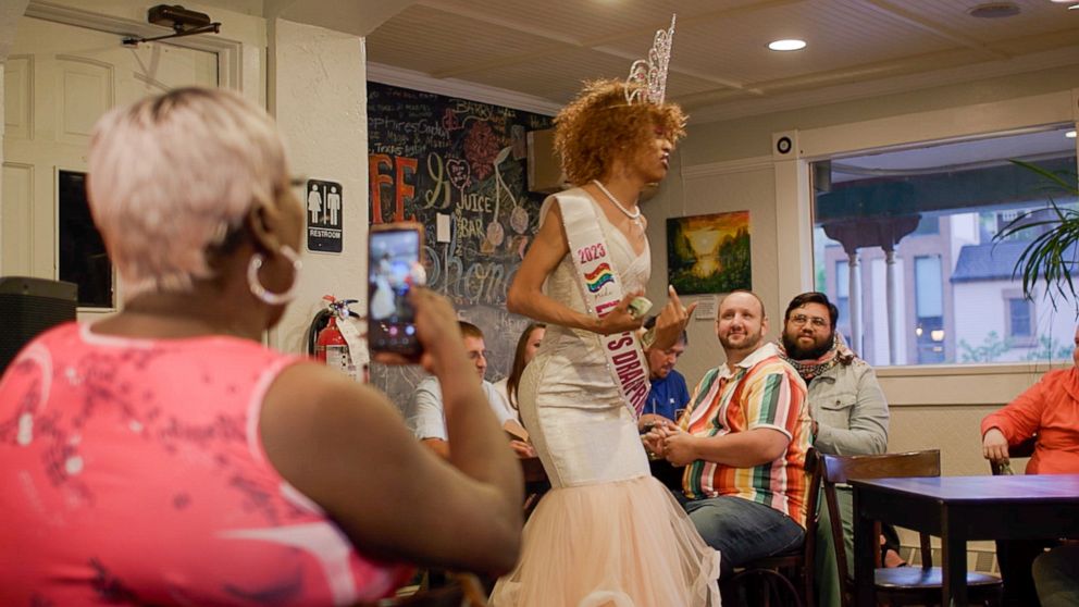 PHOTO: Tiara Latrice Kelley watches her drag daughter Leia Trillz Latrice perform in Manitou Springs, Colo.