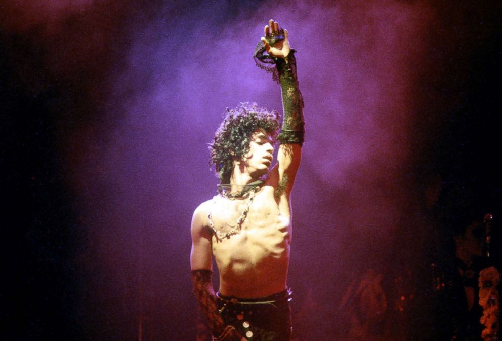 PHOTO: Prince performs live at the Fabulous Forum, Feb. 19, 1985, in Inglewood, Calif.