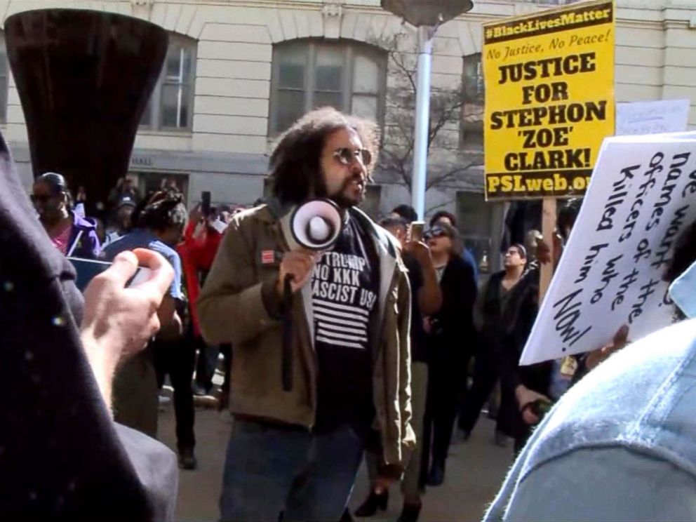PHOTO: Demonstrators gathered outside Sacramentos City Hall Thursday afternoon to protest the death of 22-year-old Stephon Clark, who was shot and killed when two police officers fired 20 rounds at him Sunday night.