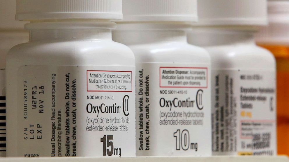Family behind OxyContin knowingly deceived public about safety of the opioid drugs, court documents allege - ABC News