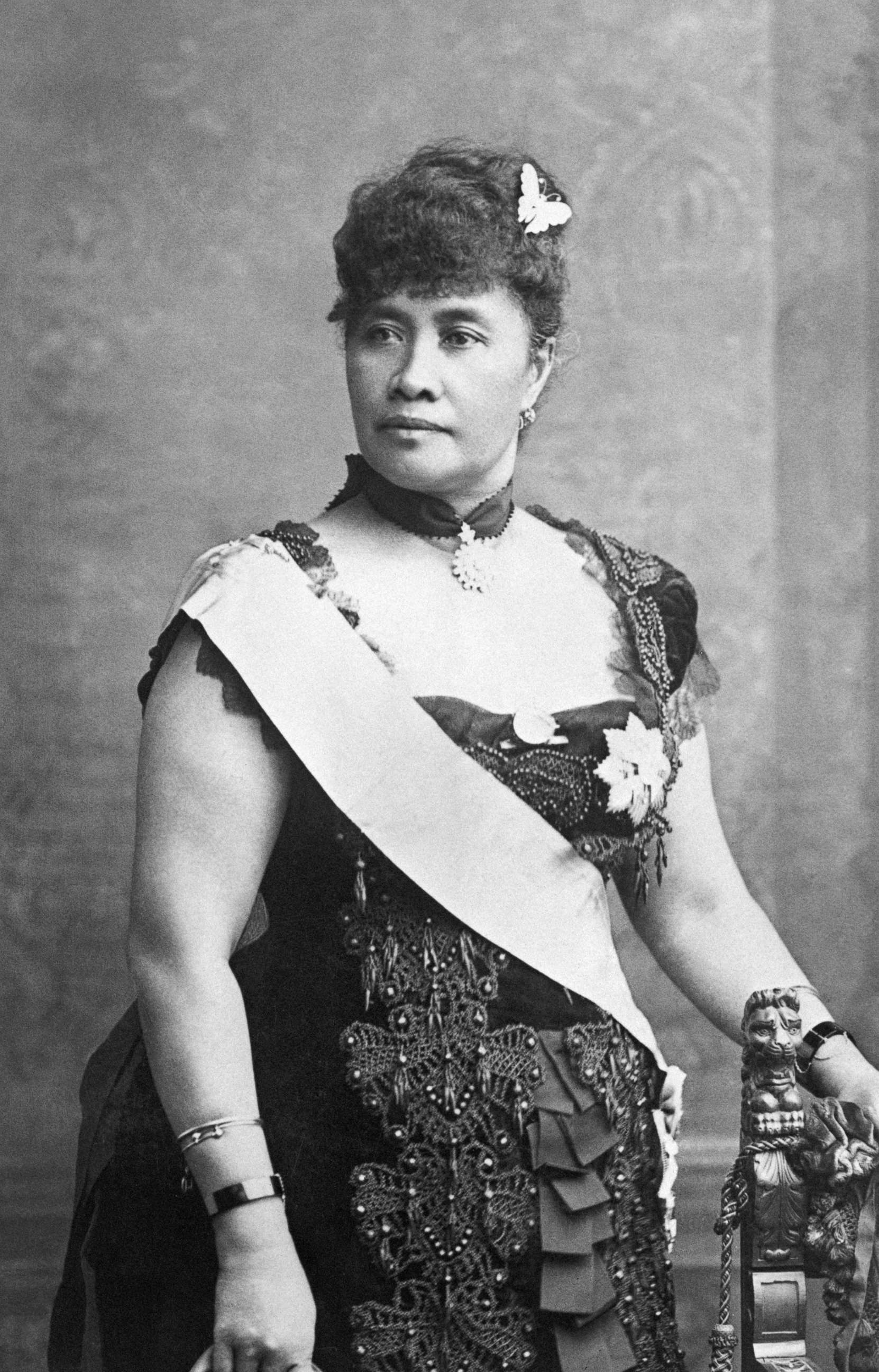 PHOTO: Queen Liliuokalani of Hawaii poses for a portrait, ca. 1887.