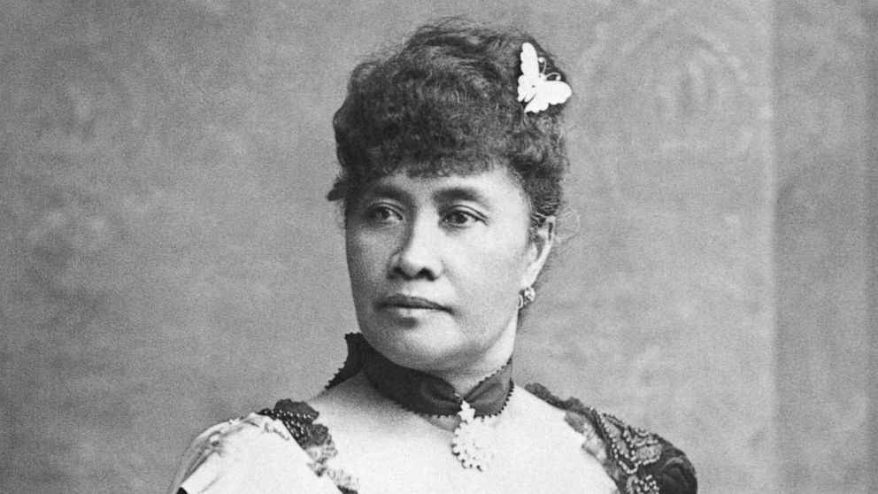 PHOTO: Queen Liliuokalani of Hawaii poses for a portrait, ca. 1887.