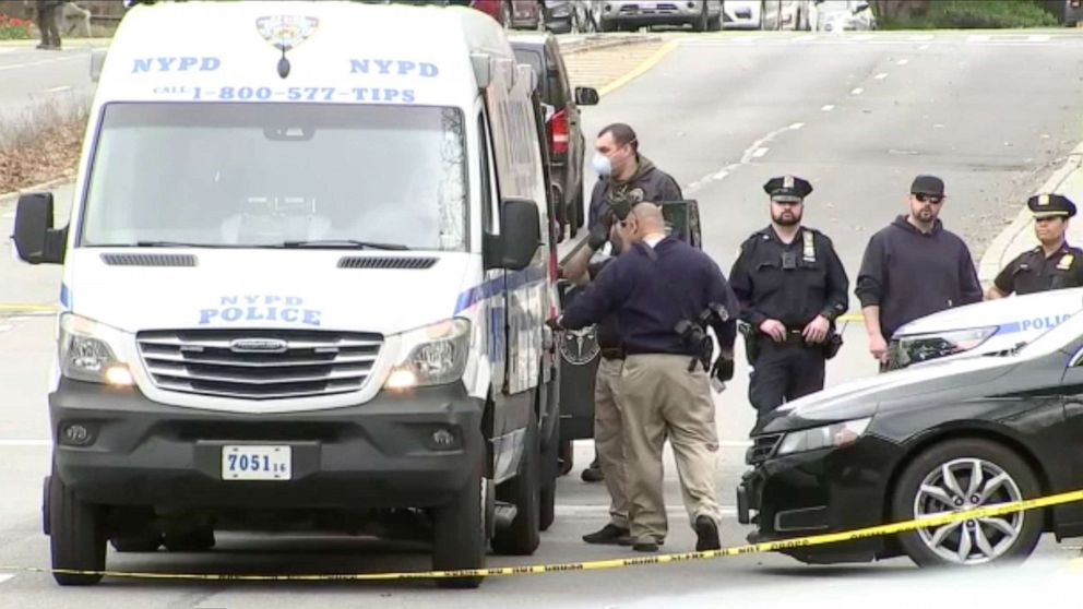 PHOTO: Police at the scene where a duffel bag with the body of Orsolya Gaal was found in Kew Gardens, Queens in New York, April 16, 2022. 