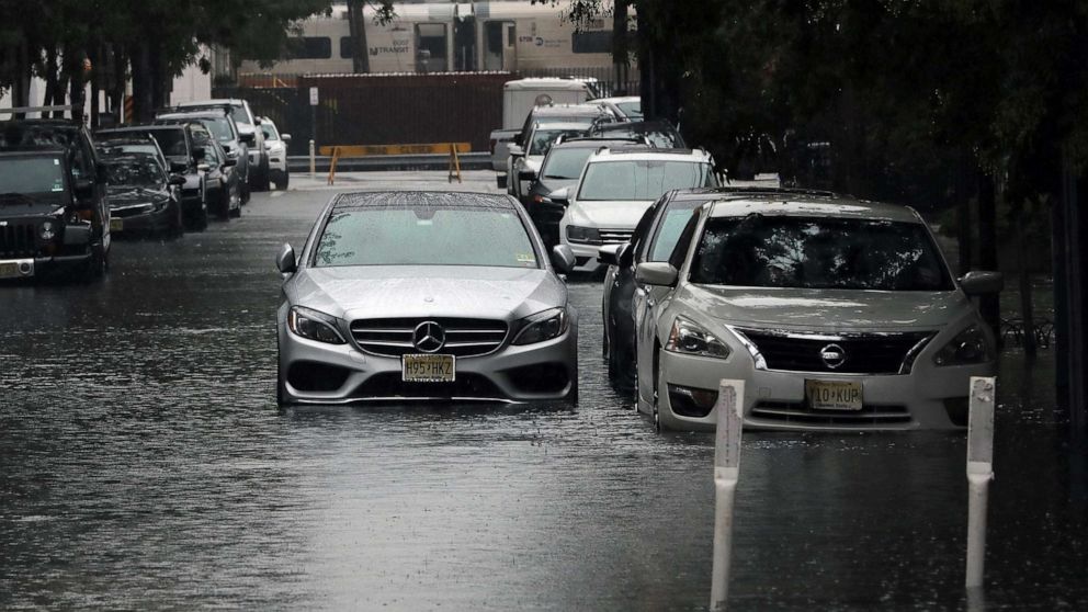 Nor'easter drenching New York City, New Jersey, New England with heavy ...