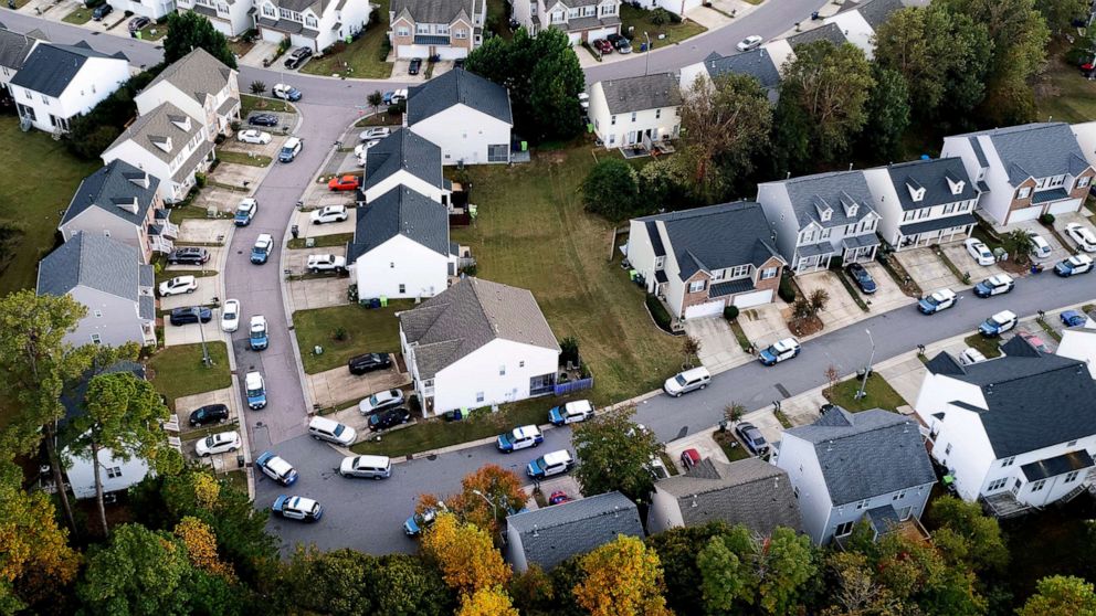 Photo: Law enforcement officers at the scene of the shooting in Raleigh, North Carolina, on Oct. 10.  January 13, 2022. 