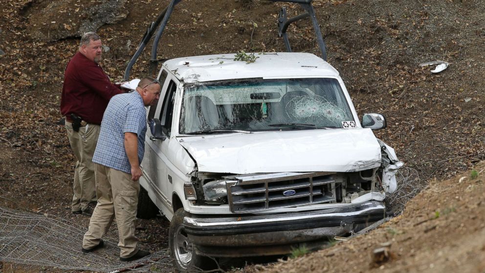 PHOTO: Investigators view a pickup truck involved in a deadly shooting at the Rancho Tehama Reserve, near Corning, Calif., Nov. 14, 2017.