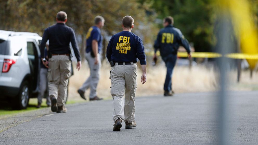 PHOTO: FBI Investigators visit Rancho Tehama elementary school in the small community of Rancho Tehama, Calif. where a gunman killed at least four people in a violent rampage, Nov. 14, 2017.