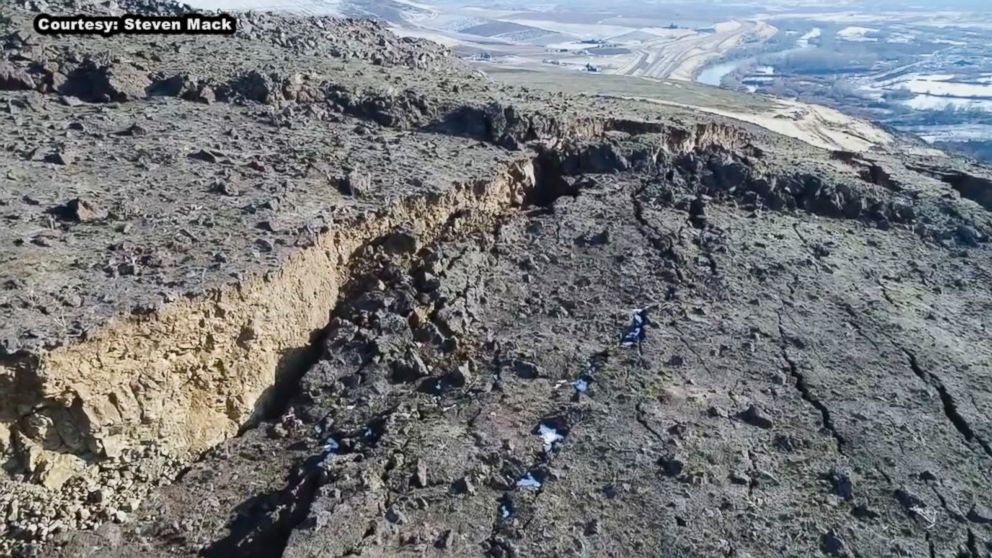 PHOTO: The crack on Rattlesnake Ridge in south-central Washington state, at its deepest, is about 250-feet deep.