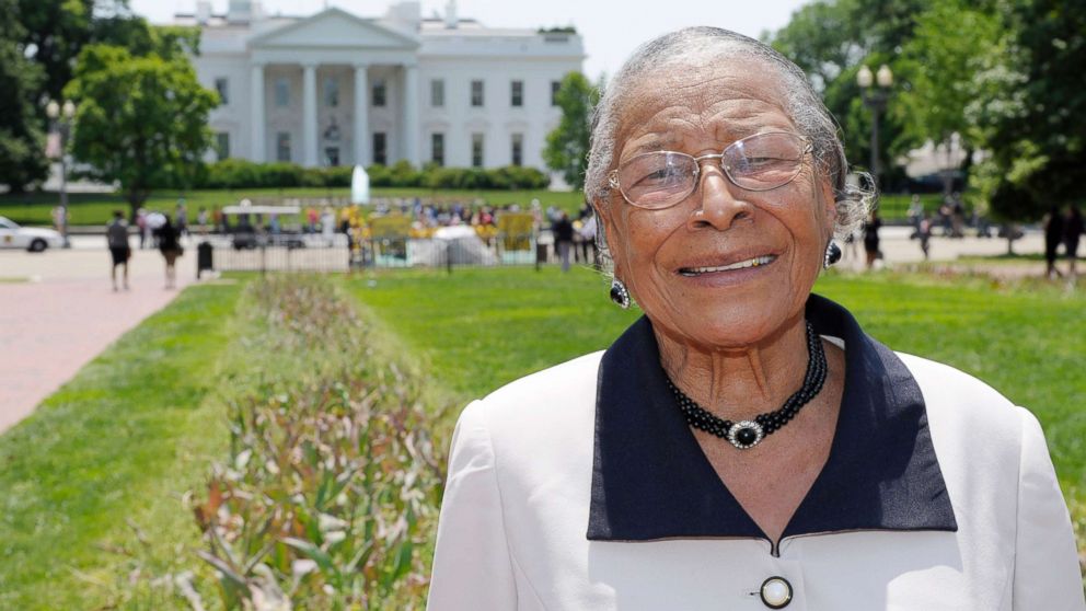 PHOTO: Recy Taylor stands in Lafayette Park after touring the White House, May 12, 2011.