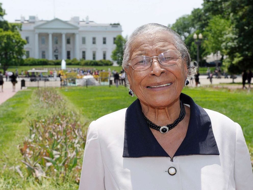 PHOTO: Recy Taylor stands in Lafayette Park after touring the White House, May 12, 2011.