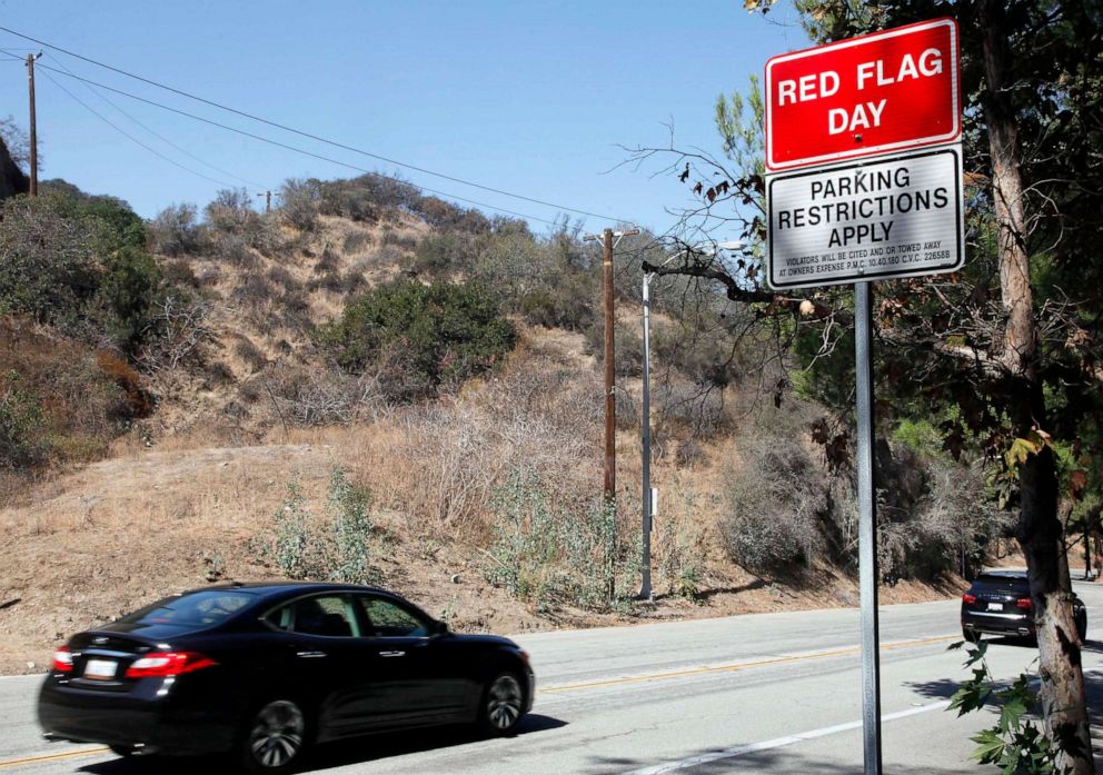 PHOTO: A red flag fire warning sign, advising hot and dry weather conditions, is posted on Oct. 4, 2013 in Pasadena, Calif.