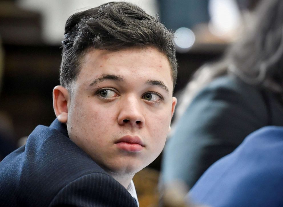 PHOTO: Kyle Rittenhouse looks over his shoulder his trial at the Kenosha County Courthouse in Kenosha, Wis., Nov. 5, 2021. 