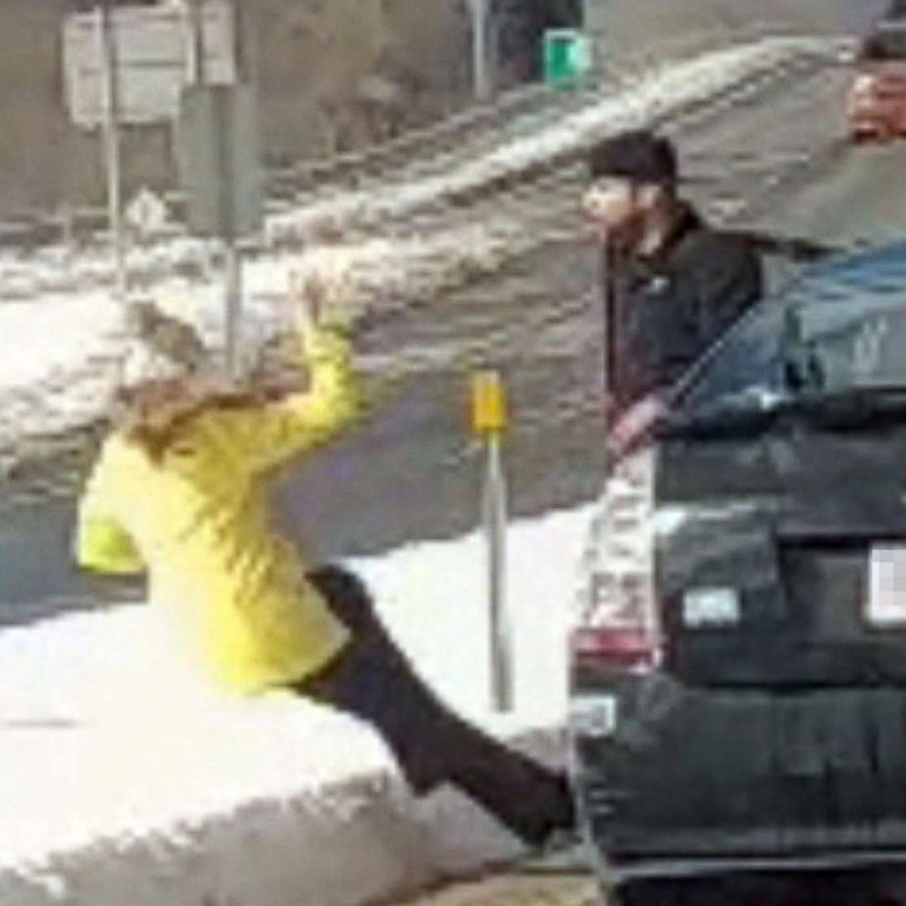 Man Seen Shoving Woman To The Ground In Alleged Road Rage Incident Caught On Camera Abc News 