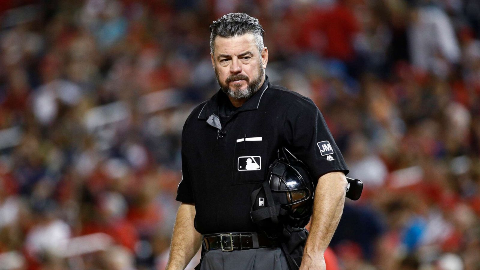 MLB umpire apologizes for threatening tweet over Trump impeachment inquiry  - ABC News