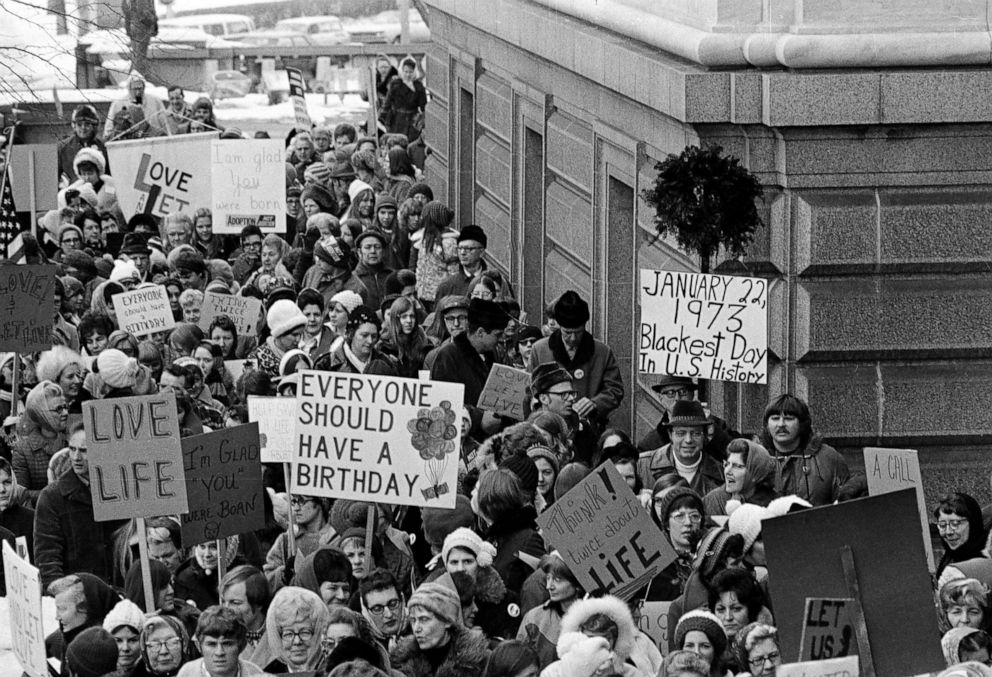 PHOTO: An estimated 5,000 people, women and men, march around the Minnesota Capitol building protesting the U.S. Supreme Court's Roe v. Wade decision, ruling against state laws that criminalize abortion, in St. Paul, Minn., Jan. 22, 1973.