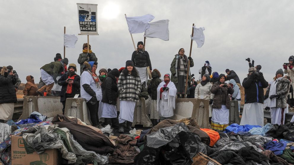 Showdown Looms at Dakota Access Pipeline Protest as Vets, Civil Rights ...